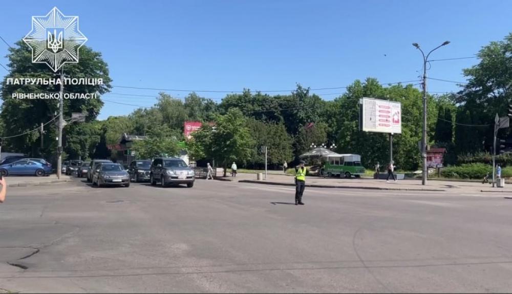 скріншот з відео